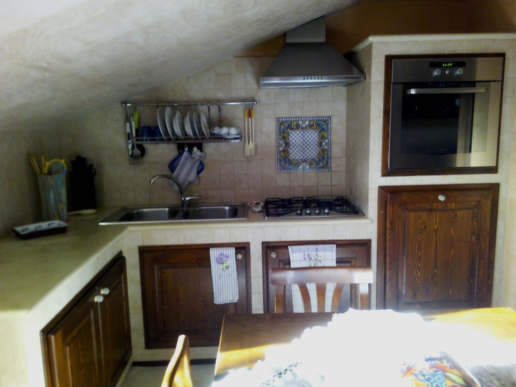 דירות סירקוזה Casa Federica חדר תמונה